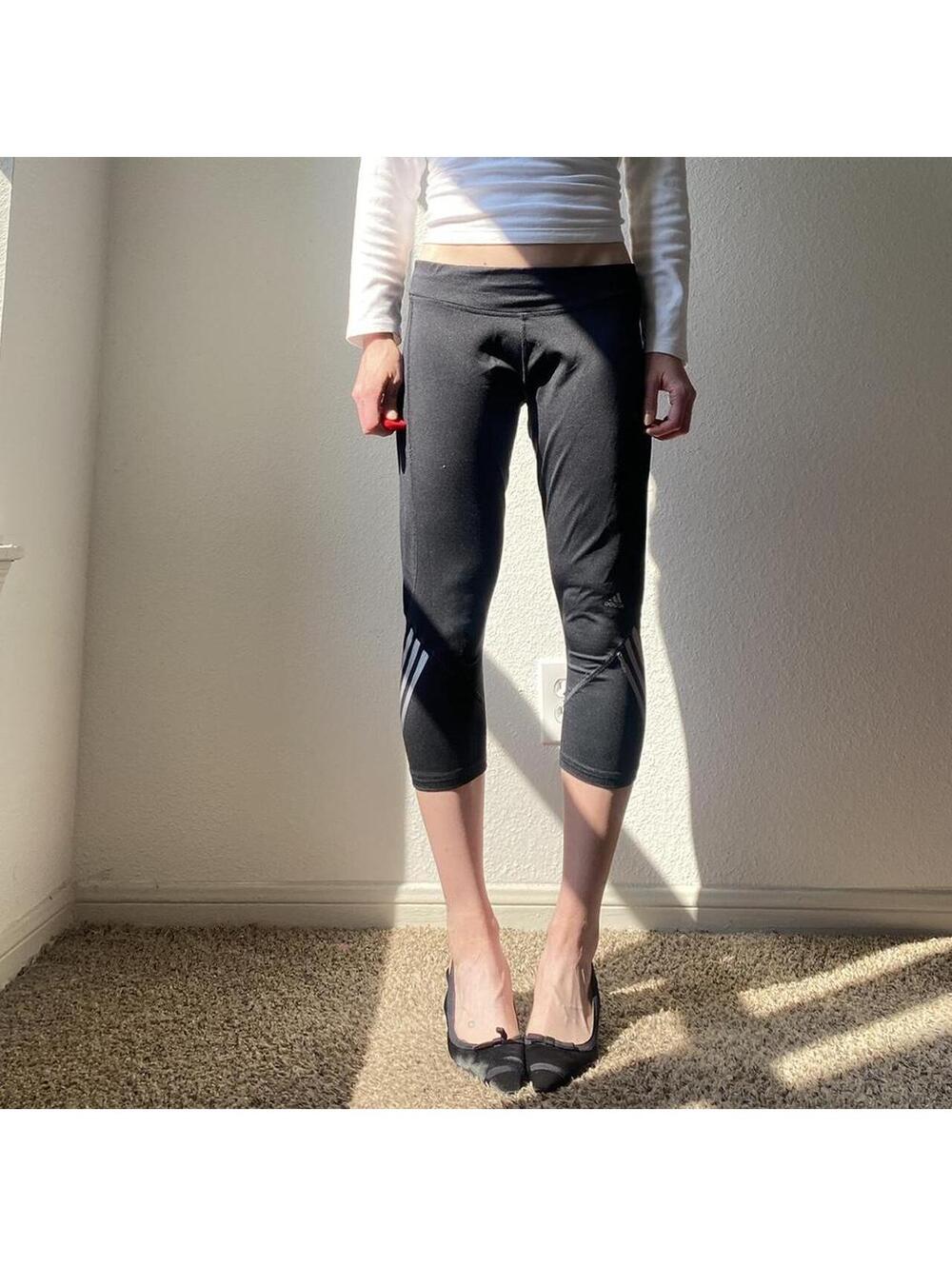 Vintage y2k Adidas low rise black & silver cropped athletic wear capri leggings